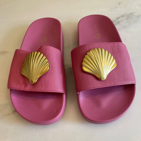 Katy Perry Shoes - Katy Perry Shell Pool Slide in Pink, Size 6